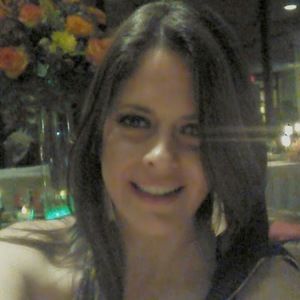 Meet your Posher, Larissa